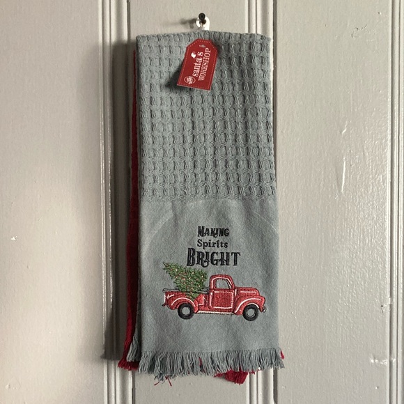 NWT- Gray Making Spirits Bright Farmtruck & Solid Red Waffle Knit- Towels 18x28 - Picture 3 of 17